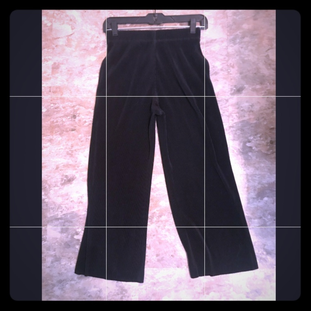 Uniqlo cropped wide black pants